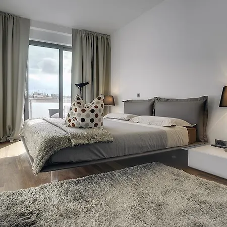 Διαμέρισμα Business Πούλα