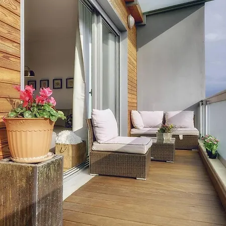 Business Apartment *